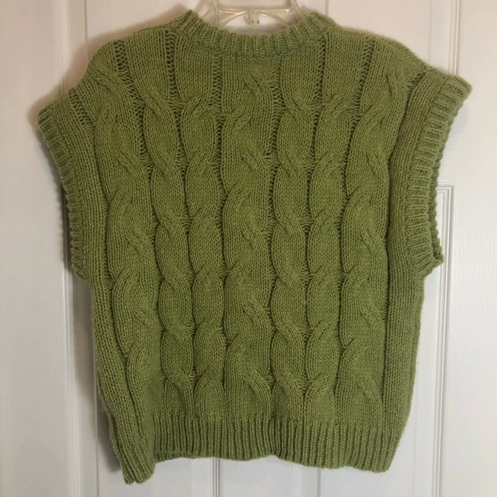 GeeGee Women's Green Cable Knit Sleeveless Sweater  Size Large - Picture 7 of 7